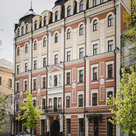 Optima Collection Podil Plaza 4*