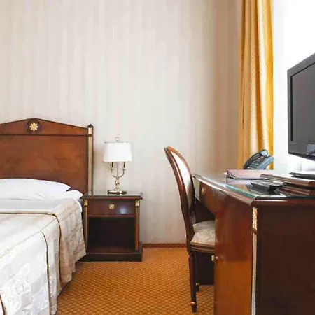 Hotel Optima Collection Podil Plaza 4*