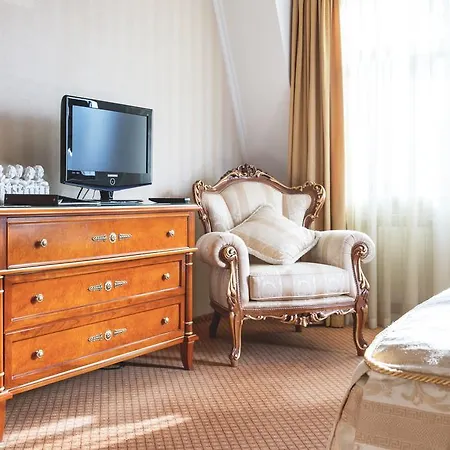 Optima Collection Podil Plaza Hotel 4*