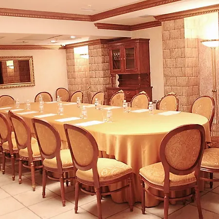 Optima Collection Podil Plaza Hotel
